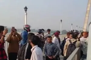 नए यमुना पुल से सिपाही ने लगाई छलांग, जल पुलिस ने बचाई जान