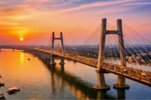 नए यमुना पुल से कूदकर बिजली कर्मी ने दी जान, इलाके में मचा हड़कंप।