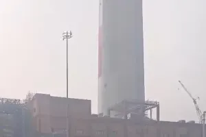 एनटीपीसी की कार्यदायी संस्था के कम्पनियों में घंटे भर के थमा कार्य, सैकड़ों श्रमिकों ने किया धरना प्रदर्शन