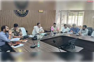 गैस सिलेंडरों की घटतौली, मुनाफाखोरी व अवैध भंडारण पर होगी कड़ी कार्रवाई : जिलाधिकारी