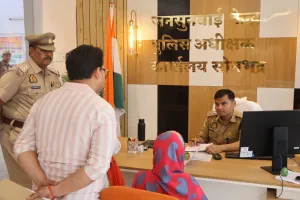 जनसुनवाई में पुलिस अधीक्षक सोनभद्र ने सुनी आमजन की समस्याएं,  दिये त्वरित एवं निष्पक्ष निस्तारण के  निर्देश