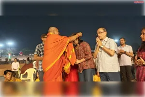 संगम तट पर भव्य गंगा आरती: आध्यात्मिक चेतना और भारतीय संस्कृति का दिव्य संगम