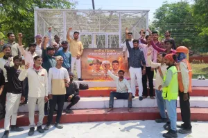 शहीदों के बलिदान का अपमान है ओबरा का वर्तमान: बिखरे हुए जनमानस का फायदा उठा रहा प्रशासन