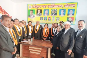 डिस्ट्रिक्ट बार एसोसिएशन सोनभद्र की प्रथम बैठक  संपन्न, लिए वादकारी भवन बनाने का महत्वपूर्ण निर्णय