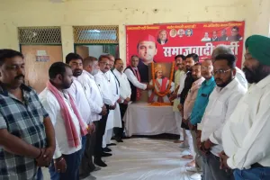 जिला सपा पार्टी कार्यालय पर मनी सम्राट अशोक की जयंती ,पार्टी कार्यकर्ताओं को दी जिम्मेदारी