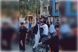 रामनवमी के पूर्व संध्या पर  भव्य शोभायात्रा निकाली 