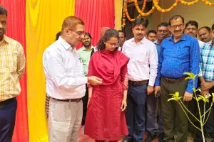 डायट परिसर में नव निर्मित बीएसए कार्यालय का डीएम व सीडीओ ने किया उद्घाटन
