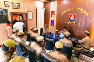 क्षेत्राधिकारी नगर द्वारा थाना रॉबर्ट्सगंज पर अर्दली रूम आयोजित, विवेचनाओं के निस्तारण हेतु दिए गए आवश्यक दिशा-निर्देश