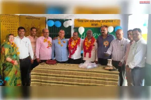 सेवानिवृत्त शिक्षकों को दी गई विदाई