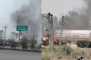 गोरखपुर : चलते टैंकर का टायर फटा, चिंगारी से लगी भीषण आग; दमकल की तत्परता से टला बड़ा हादसा