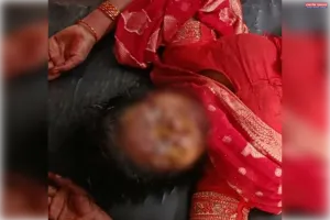 बालूमाथ में दर्दनाक सड़क हादसा: बाइक में साड़ी फंसने से गिरी महिला, टैंपो की चपेट में आकर गंभीर रूप से घायल, रिम्स रेफर