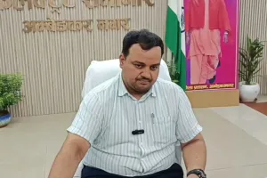 भूसा दान महादान: जिलाधिकारी की निराश्रित गोवंश सेवा में जनसहभागिता की अपील