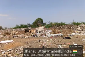 झांसी छावनी क्षेत्र में खुले में कचरा डंपिंग का मामला, MRF सेंटर को लेकर नगर निगम–छावनी परिषद आमने-सामने