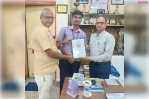 इंडोरामा पब्लिक स्कूल के जिला टापर अहान सिन्हा सहित मेधावियों को समाजसेवी ने किया प्रोत्साहित