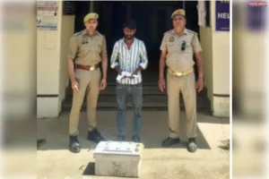 .पुलिस ने चेकिंग के दौरान पिकअप रोकी तो हुआ घटना खुलासा तमंचा सहित पकड़ा 