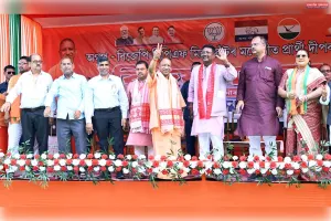 असम में डबल इंजन सरकार को खींचने के लिए रथी -महारथियों के उमड़ी भीड़