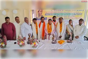 विकास की मुख्यधारा से जुड़कर कार्य करेंगे सभासद : दीपक मौर्य