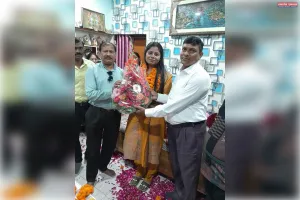 जिला रजक कंपू समिति के पूर्व मीडिया प्रभारी दिनेश कुमार कनौजिया डिप्टी कलेक्टर कृतिका चौधरी का भव्य स्वागत किया