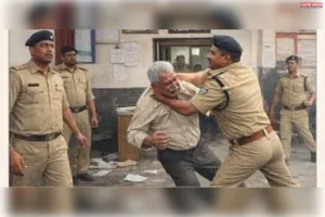 पीटा, बोला- मेरे दफ्तर में घुसा क्यों ?