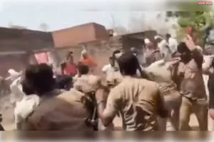 गाजीपुर में लड़की की हत्या पर बवाल, सपा डेलिगेशन पर पथराव; कांग्रेस बोली- सीबीआई जाँच हो