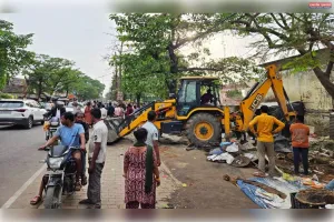अवैध अतिक्रमण पर चला नगरपालिका का बुलडोजर जाम से मिलेगी मुक्ति