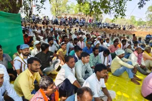 अडानी परियोजना के लिए भूमि अधिग्रहण पर किसानों में आक्रोश