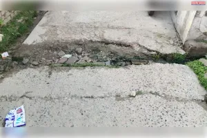 वार्ड 47 में जर्जर सड़कों को लेकर जनप्रतिनिधियों ने उठाई आवाज