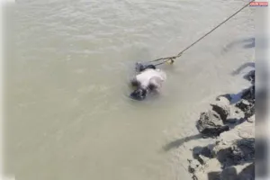 राप्ती नदी में डूबे युवक का शव तीसरे दिन बरामद:बलरामपुर में दो साथियों के साथ के साथ नहाने गया था