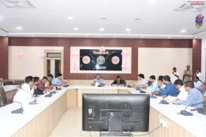 कोई भी विद्यालय किसी भी छात्र से किसी निर्धारित दुकान से ही किताब, जूता, ड्रेस आदि क्रय करने हेतु नहीं करेगा बाध्य- जिलाधिकारी