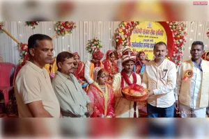 सामूहिक विवाह कार्यक्रम में 17 जोड़ों का हुआ सामूहिक विवाह