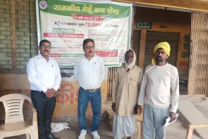 एडीसीओ सदर और एडीओ राबर्टसगंज ने गयारतवल और बटबंतरा  केन्द्रो का किया निरीक्षण, दिये संबंधित को सख्त निर्देश