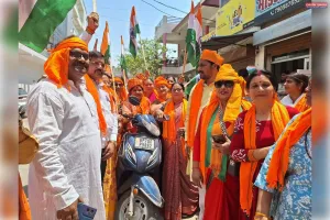 झूंसी में नारी शक्ति का प्रदर्शन: स्कूटी रैली के साथ ‘नारी शक्ति बंधन’ कार्यक्रम संपन्न