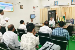 प्रधानमंत्री फसल बीमा योजना की समीक्षा बैठक सम्पन्न, किसानों को 10 दिन में मुआवजा देने के निर्देश