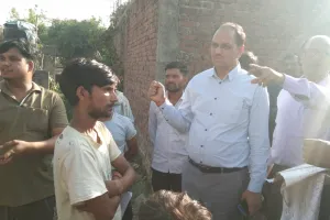 फार्मर रजिस्ट्री में ढिलाई पर एसडीएम ने लगाई फटकार