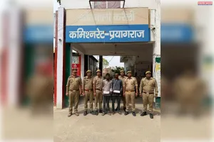 ईंट से हत्या कर गड्ढे में छिपाया शव