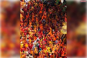 दिव्यता के साथ निकली  हनुमंत कथा मंगल कलश यात्रा