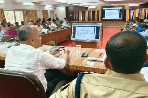 जनसुनवाई समाधान पोर्टल पर जन शिकायतों के त्वरित एवं गुणवत्ता पूर्ण निस्तारण हेतु अधिकारियों के साथ की गयी बैठक