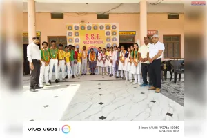 एस एस टी पव्लिक इंटर कॉलेज के प्रबंधक ने मेधावी छात्र-छात्राओं को किया सम्मानित 