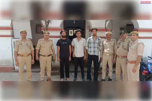 रेस्टोरेंट में बमबाजी करने वाले तीन आरोपी गिरफ्तार, दो देशी बम बरामद