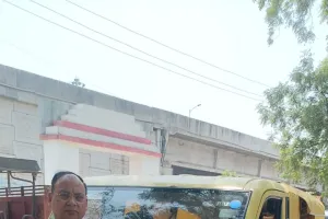 एक दर्जन स्कूली वाहनों का चालान,तीन निरुद्ध