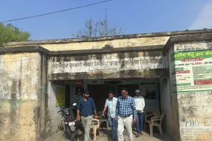 जनपद के  विभिन्न गेहूं क्रय केंद्रों का सहायक आयुक्त एवं निबंधक ने किया निरीक्षण, दिये समयबद्ध और पारदर्शी खरीद के  निर्देश