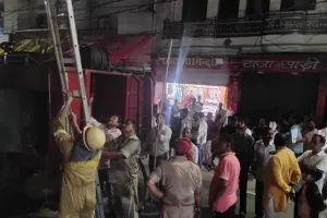 क्सा की दुकान में भीषण आग,लाखों का सामान जलकर राख।