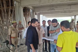निर्माण कार्यों में तेजी लाने के निर्देश, जिलाधिकारी ने किया स्थलीय निरीक्षण