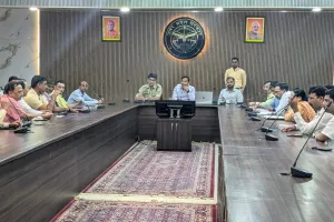 पेट्रोल-डीजल व गैस की पर्याप्त उपलब्धता, अफवाहों से रहें दूर: डीएम