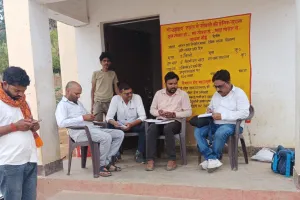 गोआश्रय केंद्र मऊखुर्द का एडीसीओ सदर ने किया निरीक्षण, भूसे व चारे की मिली पर्याप्त व्यवस्था