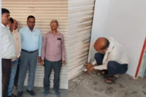 गोरखपुर ग़ोला में सरकारी पाठशाला की जमीन पर अवैध दुकान सील, प्रशासन की सख्त कार्रवाई से मचा हड़कंप