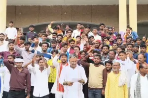 स्मार्ट मीटर के विरोध में संघर्ष मोर्चा का जोरदार प्रदर्शन, सात सूत्रीय मांगों को लेकर जिलाधिकारी को सौंपा ज्ञापन