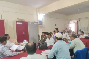 वसूली का लक्ष्य 30 मई तक अनिवार्य रूप से पूर्ण करें- देवेंद्र कुमार सिंह