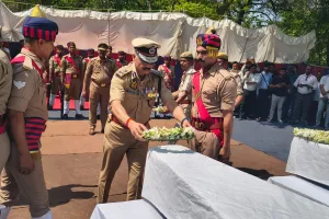 नूंह के एक्सीडेंट में मृत पुलिस अधिकारियों को श्रद्धा सुमन अर्पित किए 