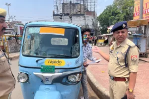 डीसीपी यातायात की चेतावनी: चौराहों पर सौ मीटर के अंदर नहीं खड़े होंगे ई-रिक्शा व अन्य वाहन 